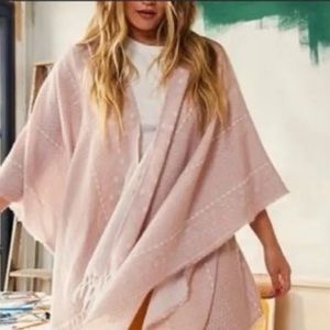 NWT Hermosa Blush Pink Boho Poncho Kimono Fringe soft Shawl XS/S $78